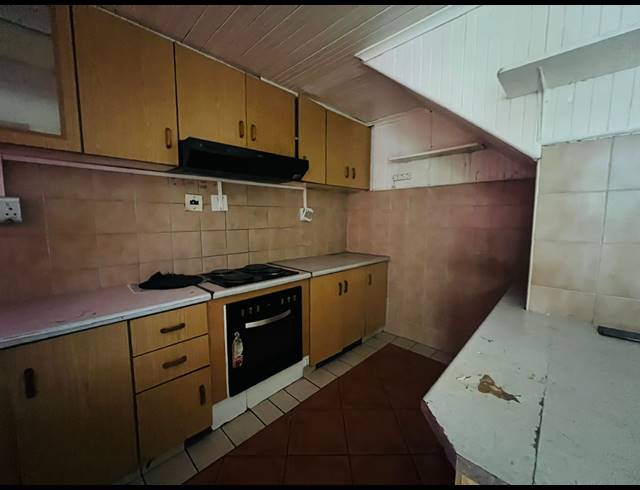 2 BEDROOM SEMI DETACHED FOR SALE IN NEWLANDS EAST